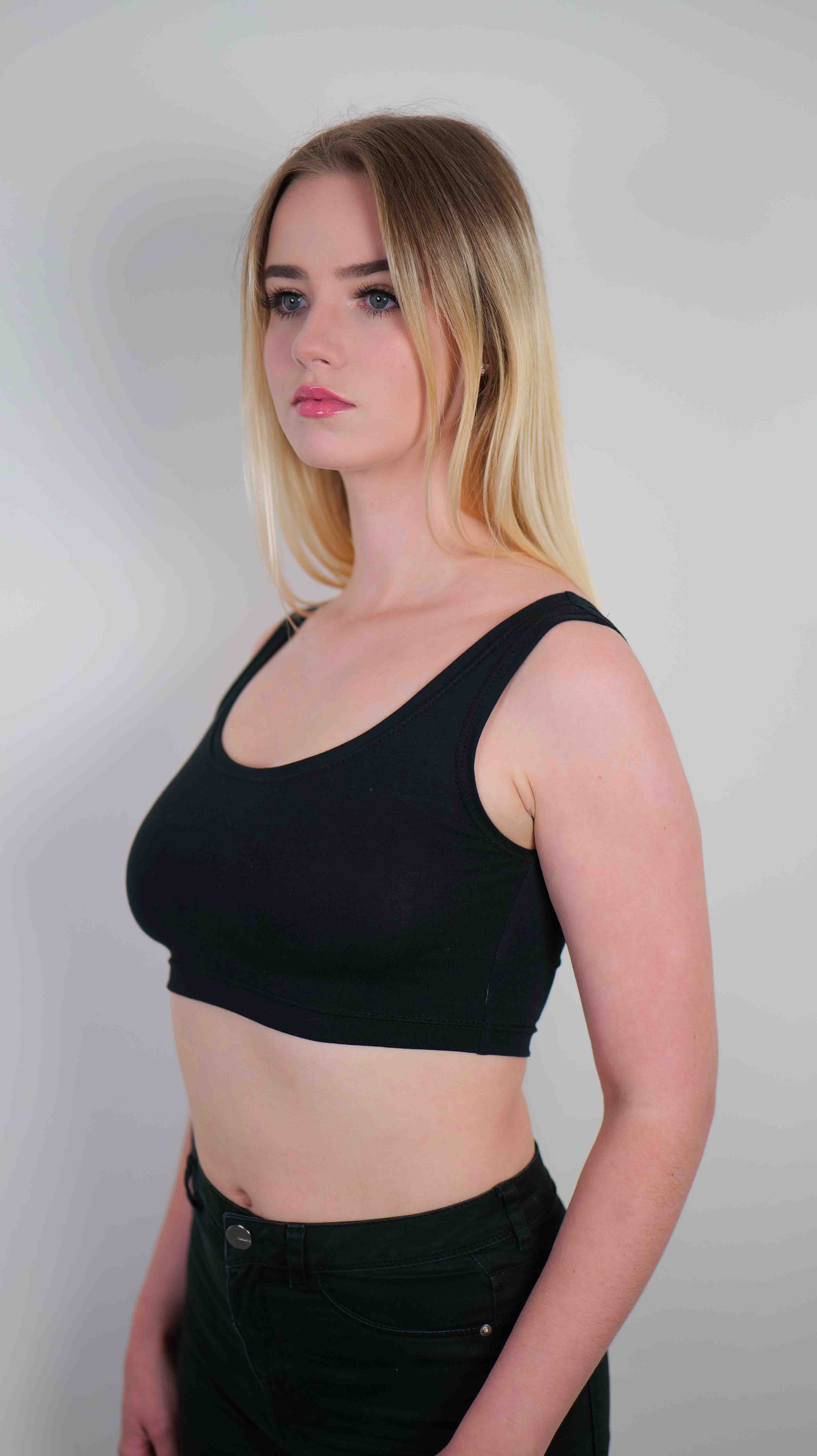 /img/activebra_model_1.jpg