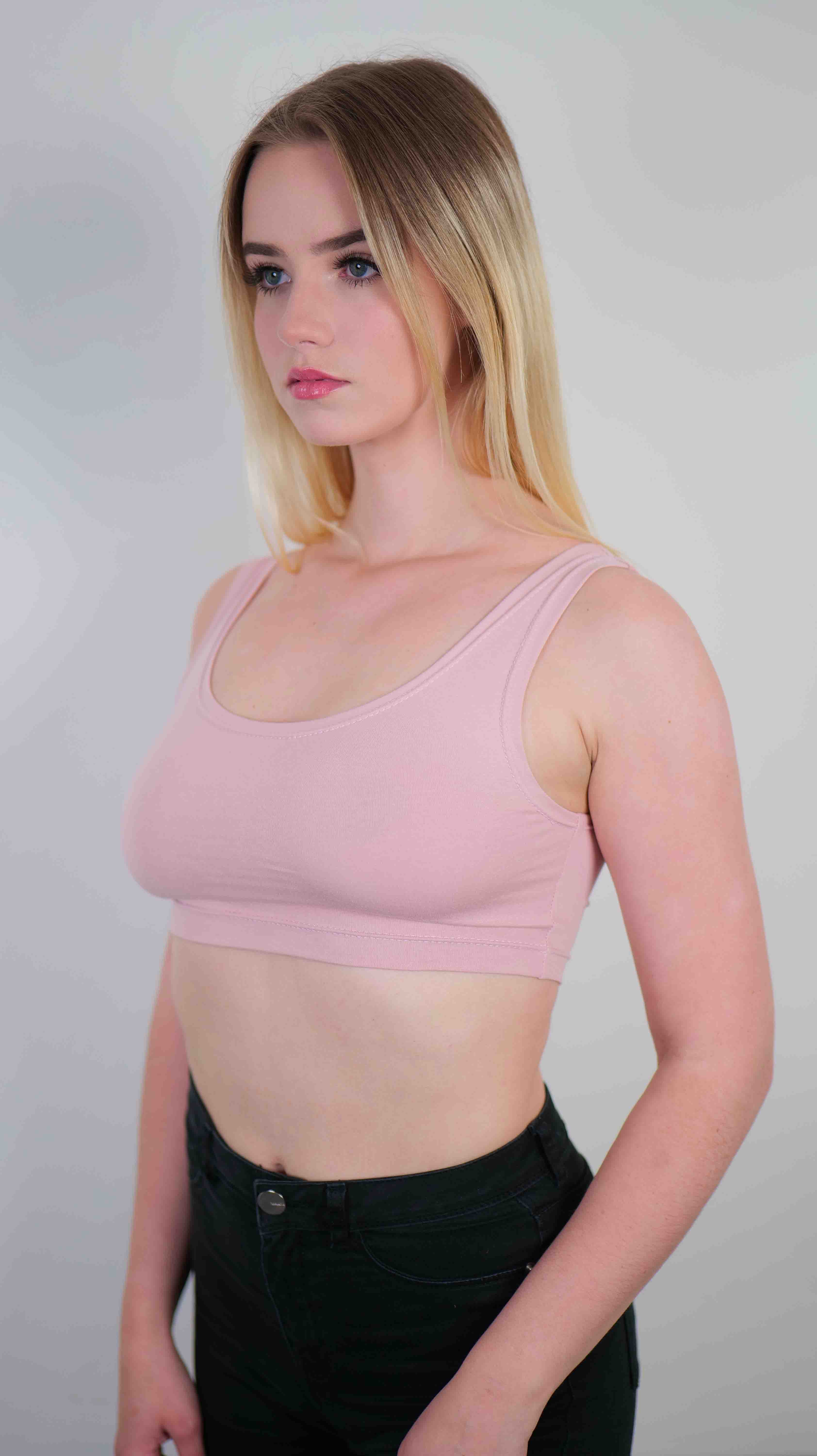 /img/activebra_model_3.jpg